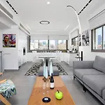 3Br Duplex With Stunning Outdoors By Holyguest